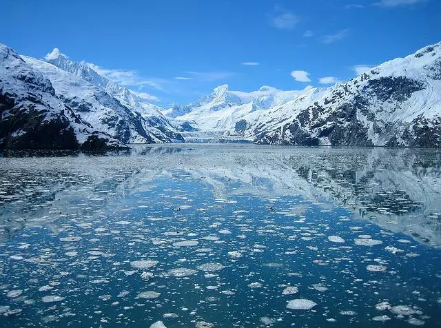 Melting ice of Glacier Bay | 7 Day Alaska Itinerary