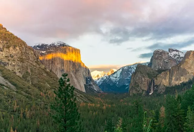 Tunnel View from Yosemite National Park