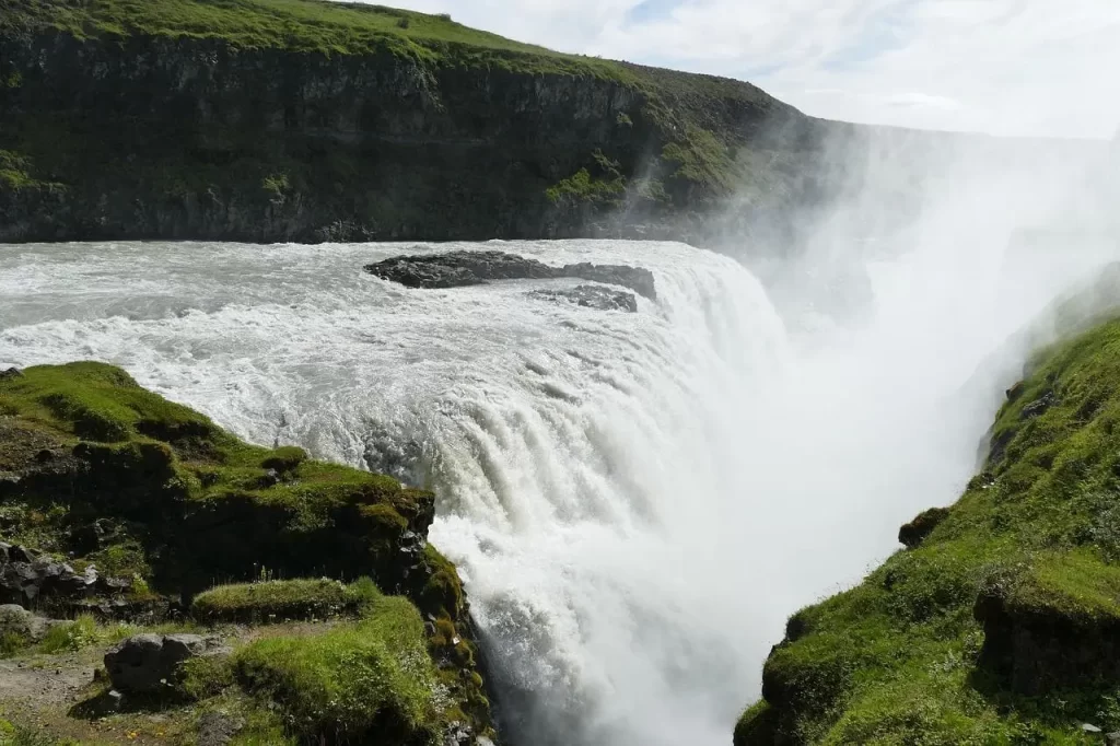 Spectating Gullfoss on a gloomy day